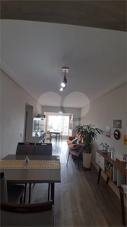 Apartamento na Mooca com 77m2 com 3 dormitórios sendo 1 suíte, 3 banheiros, 2 vagas de garagem