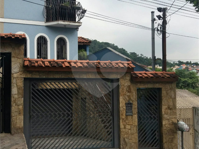 Sobrado à venda com 3 quartos, sendo 1 suíte,  em Tremembé, São Paulo, SP