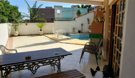 Casa à venda com 3 quartos, sendo 1 suíte,  em Jardim das Flores, Atibaia, SP