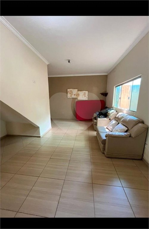 Casa à venda com 5 quartos, sendo 3 suítes,  em Jardim Novo Aeroporto, Três Lagoas, MS