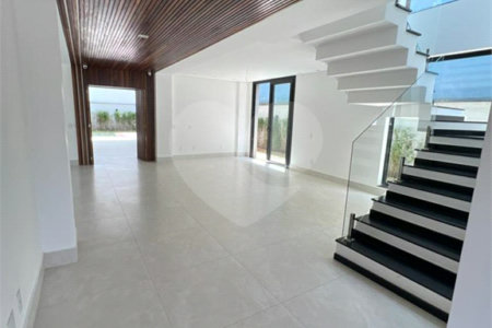 Casa à venda com 4 quartos, sendo 2 suítes, no condomínio Swiss Park, São Bernardo do Campo - SP