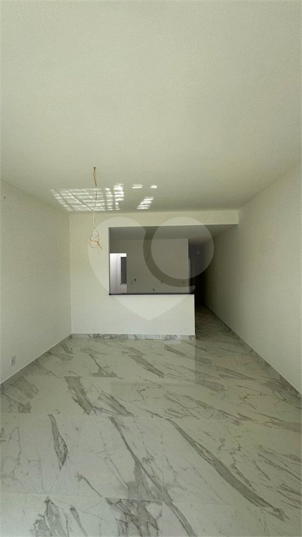 Casa à venda com 2 quartos, sendo 1 suíte, no condomínio Parque Guará, Rio de Janeiro - RJ