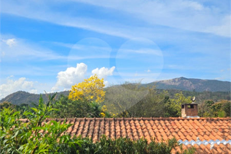 Casa Térrea à venda com 4 quartos, sendo 1 suíte, em Jardim Centenário, Atibaia, SP