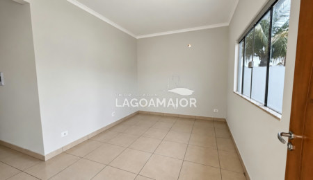 Casa para alugar com 3 quartos, sendo 1 suíte,  no condomínio Recanto das Palmeiras, Três Lagoas - MS