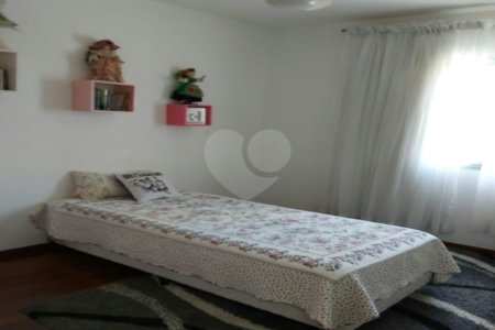 Apartamento à venda com 3 quartos, sendo 1 suíte, em Vila Andrade, São Paulo, SP