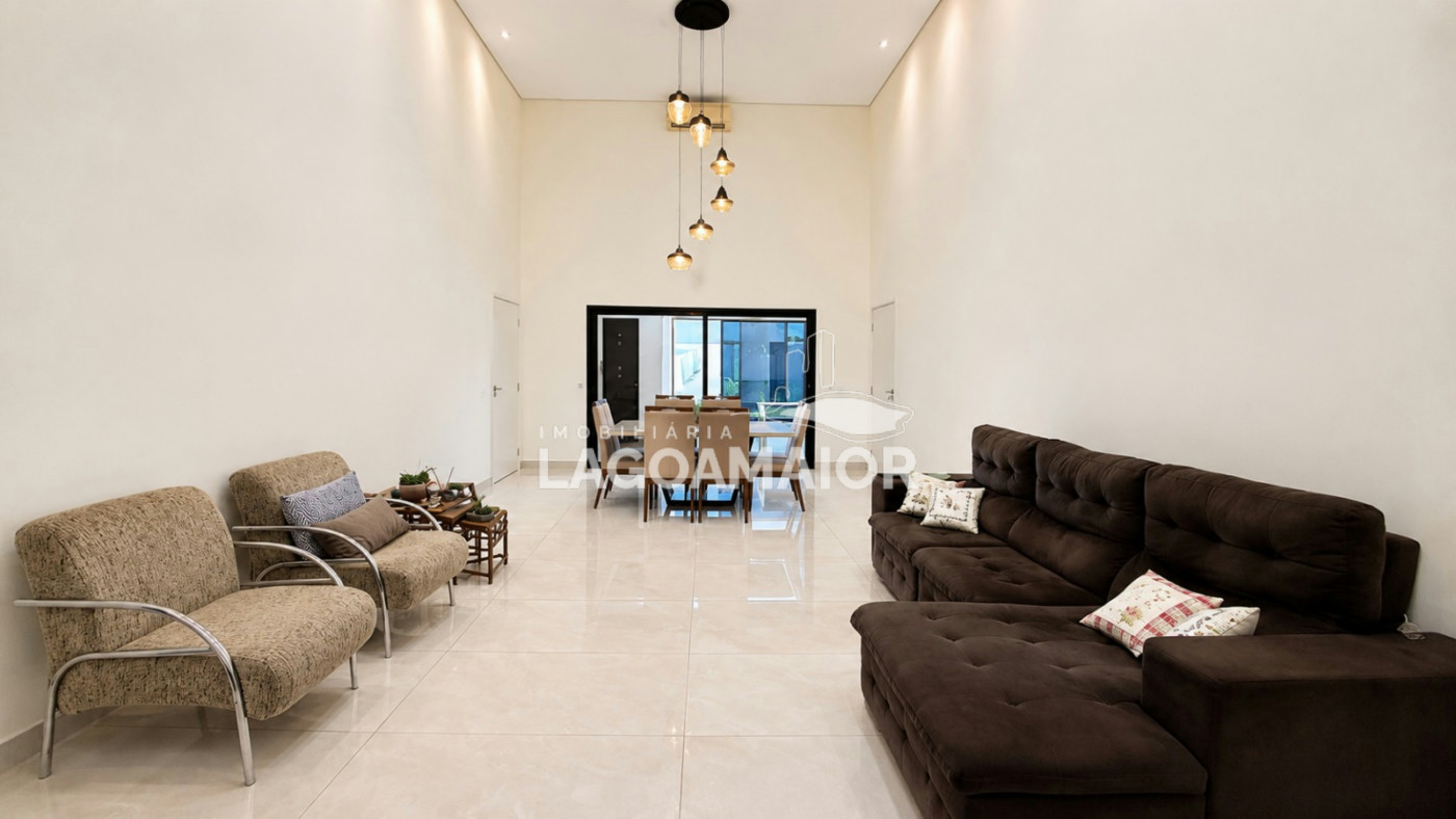 Casa à venda com 3 quartos, sendo 3 suítes, no condomínio Residencial Costa Leste, Três Lagoas - MS