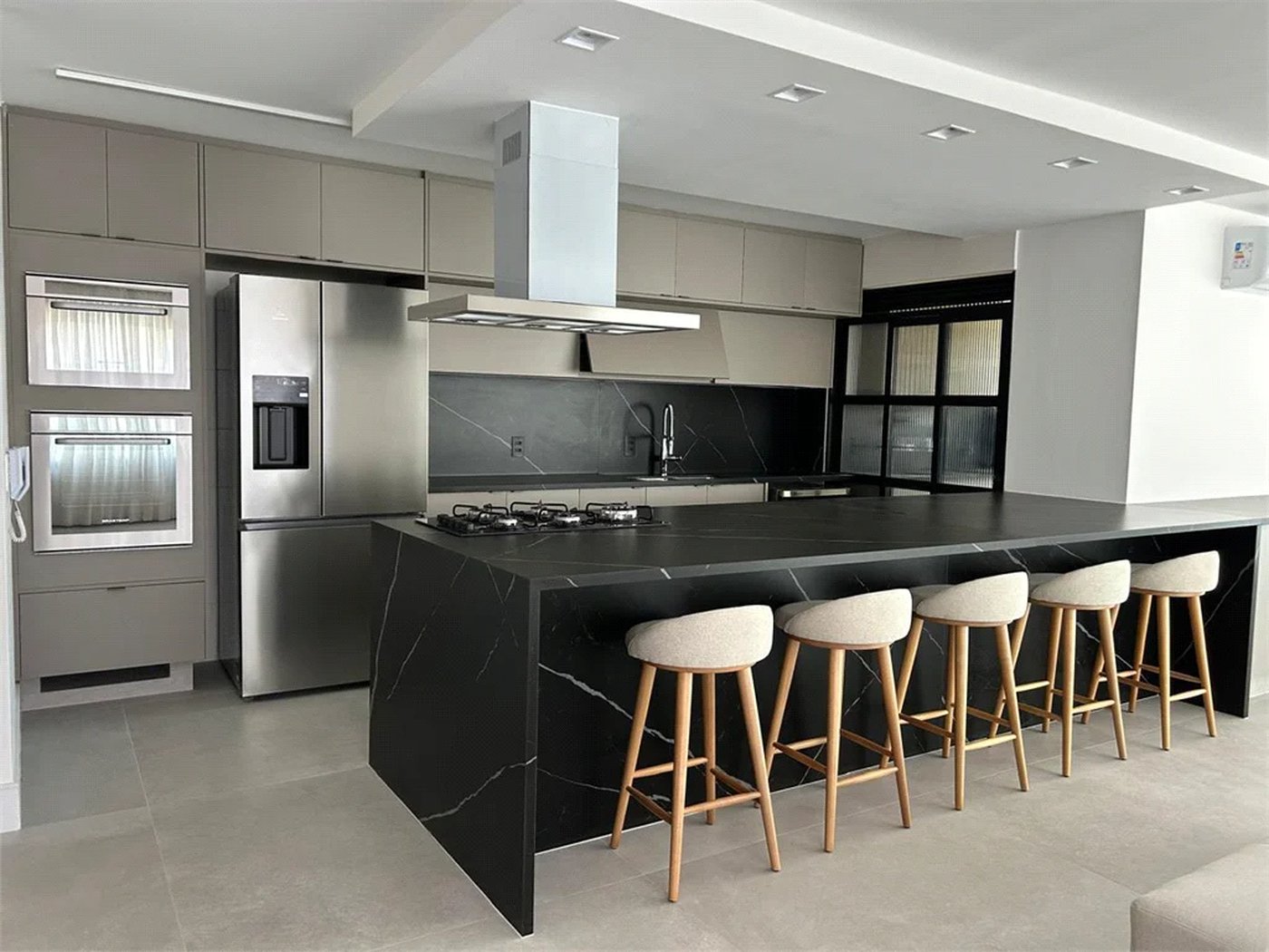 Apartamento à venda com 3 suítes em Santo Amaro, São Paulo, SP
