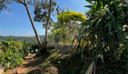 Casa à venda com 3 quartos, sendo 1 suíte,  no Centro, Guararema, SP