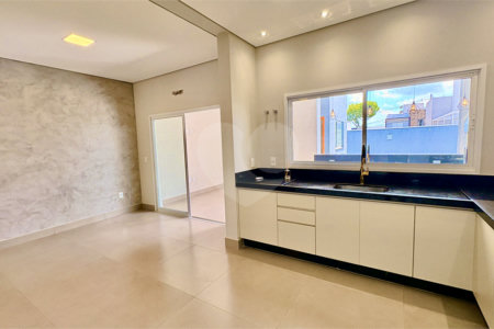 Casa à venda com 4 quartos, sendo 1 suíte,  no condomínio Villagio Milano, Sorocaba - SP