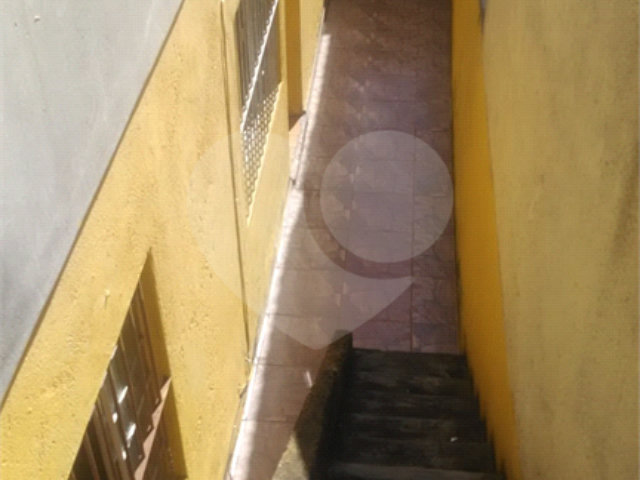 Sobrado à venda com 4 quartos, sendo 1 suíte,  em Campo Limpo, São Paulo, SP