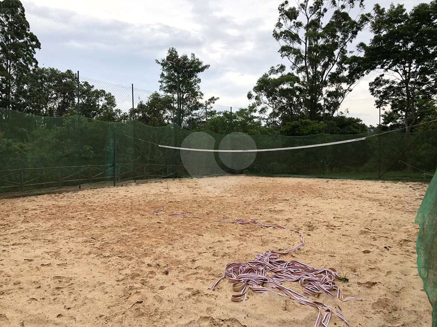 Casa à venda com 4 quartos, sendo 2 suítes,  no condomínio Granja Vianna II, Cotia - SP