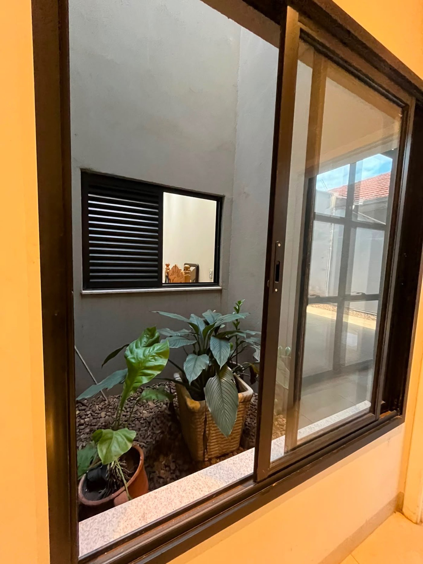 Casa à venda ou para alugar com 4 quartos, sendo 2 suítes,  em Santa Terezinha, Três Lagoas, MS
