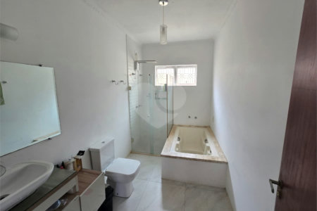 Casa à venda com 3 quartos, sendo 1 suíte,  em Jardim Shangri-lá, Itapetininga, SP