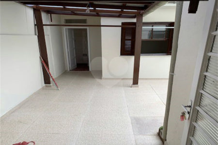 Sobrado à venda com 3 quartos em Brooklin, São Paulo, SP
