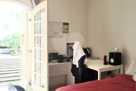 Sobrado à venda com 4 quartos, sendo 2 suítes, em Jardim Leonor, São Paulo, SP