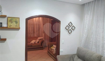 Casa à venda com 4 quartos, sendo 1 suíte,  em Jardim Santa Cecília, Guarulhos, SP