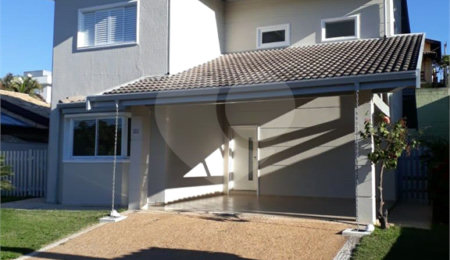 Sobrado à venda com 3 quartos, sendo 1 suíte, em Condomínio Residencial Terras do Caribe, Valinhos, SP