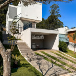 Casa à venda com 3 quartos, sendo 3 suítes, no Condomínio Quintas da Boa Vista, Atibaia - SP