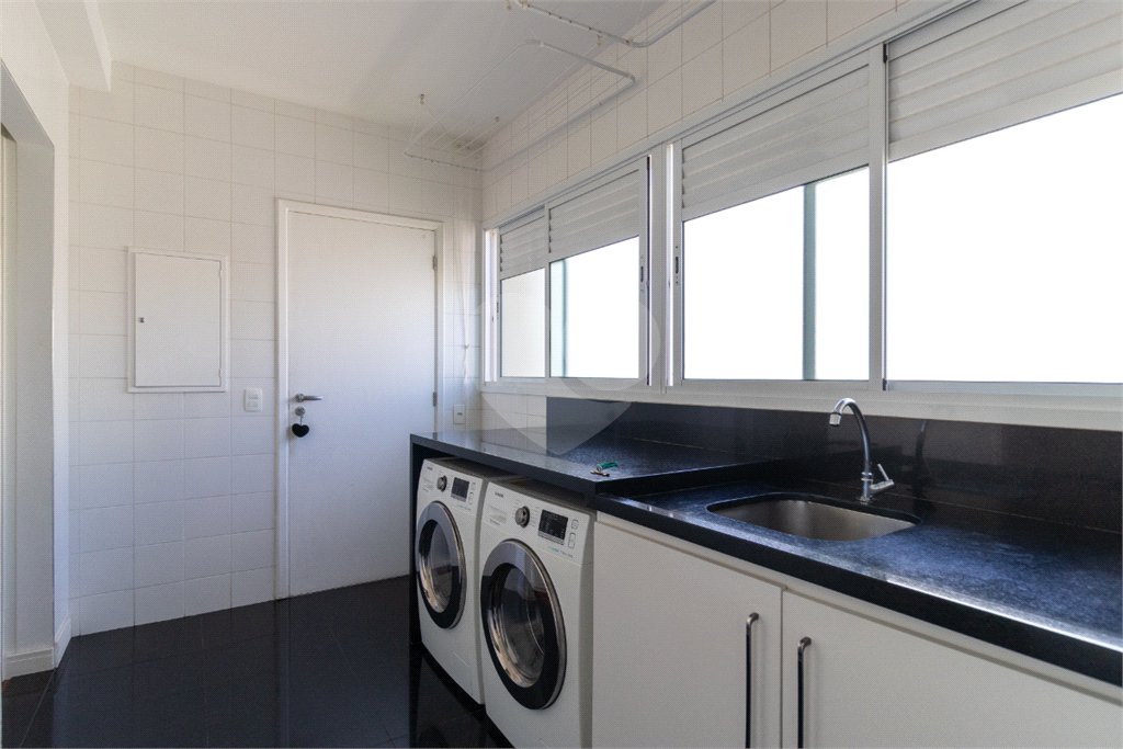 Apartamento à venda com 4 suítes em Vila Sofia, São Paulo, SP
