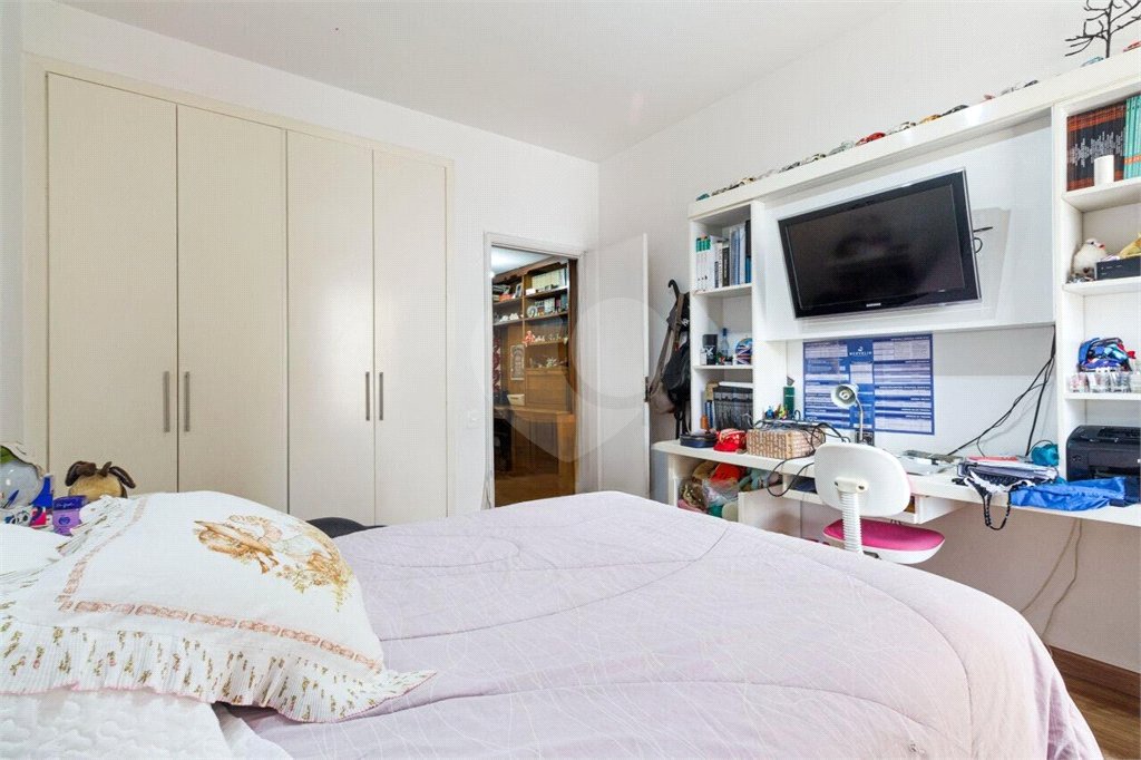 Apartamento à venda com 3 quartos, sendo 1 suíte,  em Santa Cecília, São Paulo, SP