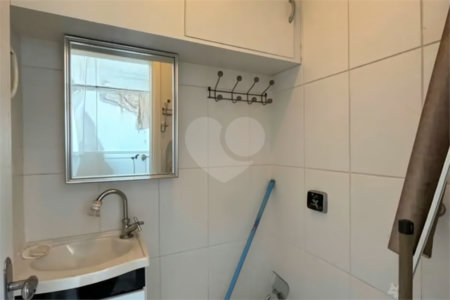 Apartamento à venda com 2 quartos em Pitangueiras, Guarujá, SP