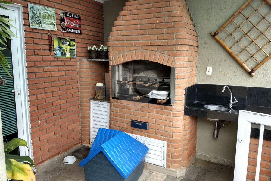 Casa Térrea à venda ou para alugar com 4 suítes em Horto, São Paulo, SP