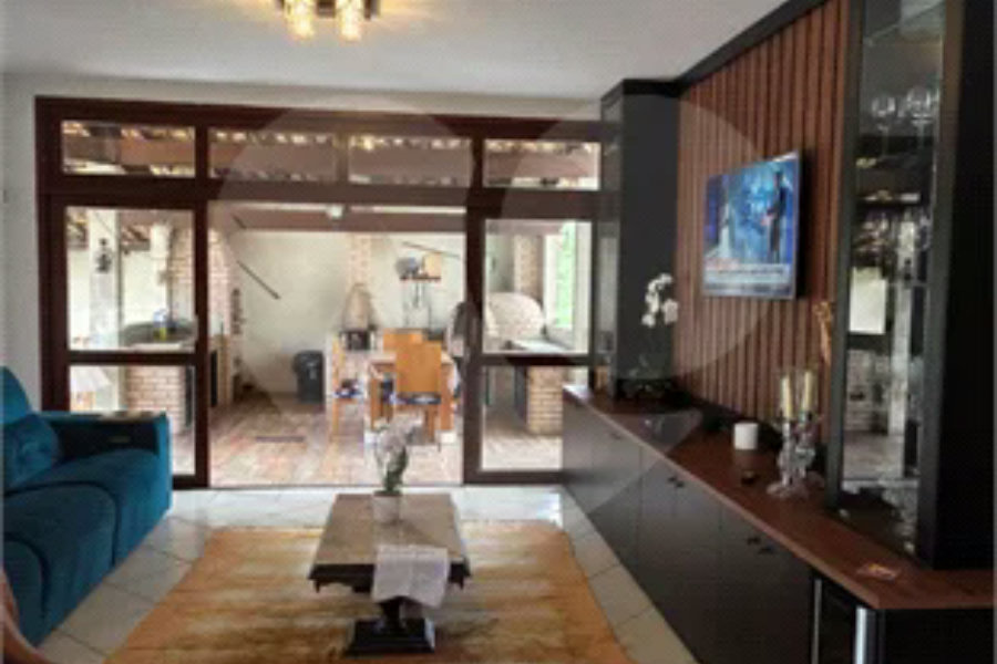 Sobrado à venda com 5 quartos, sendo 3 suítes, em Roseira, Mairiporã, SP
