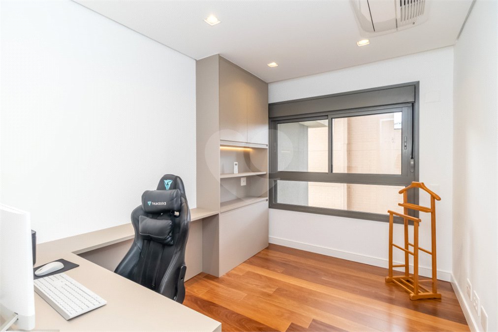 Apartamento à venda com 3 suítes em Campo Belo, São Paulo, SP