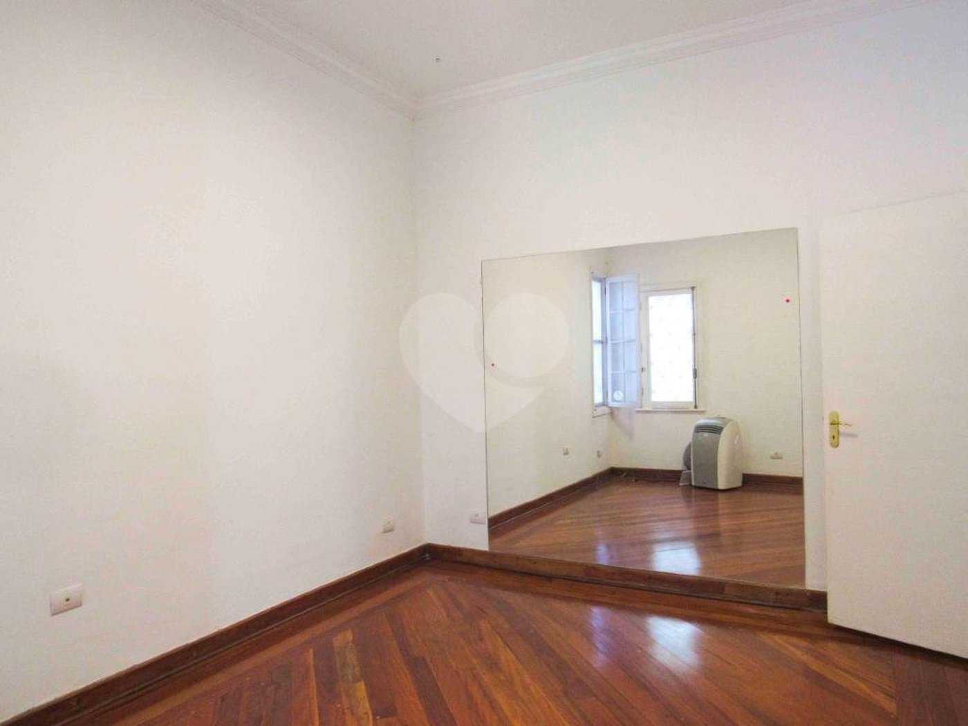 Casa à venda com 4 suítes no condomínio Chácara Flora, São Paulo - SP