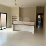 Casa à venda com 3 suítes em Vila Petrópolis, Atibaia, SP