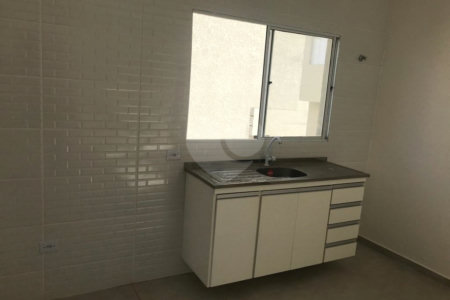 Casa de Vila à venda com 2 quartos em Jardim São Felipe, Atibaia, SP