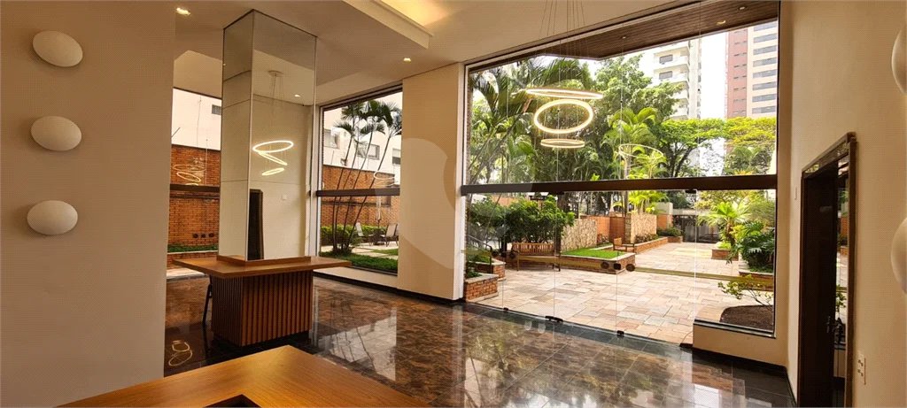 Apartamento à venda no Campo Belo com 110m², 03 dormitórios sendo 01 suite, 2 vagas - São Paulo/S
