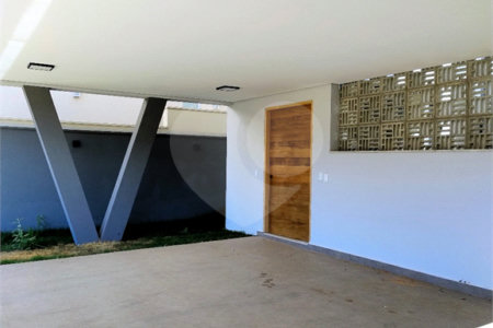 Casa a venda no condomínio Faber III