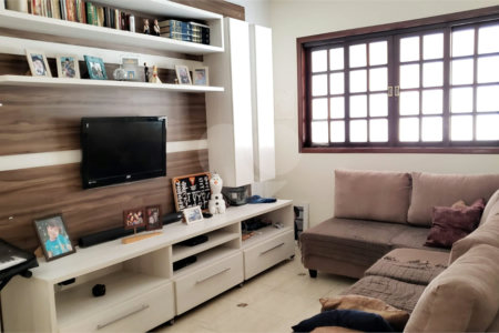 Sobrado Espaçoso e Bem Planejado – Conforto e Funcionalidade em Cada Detalhe!