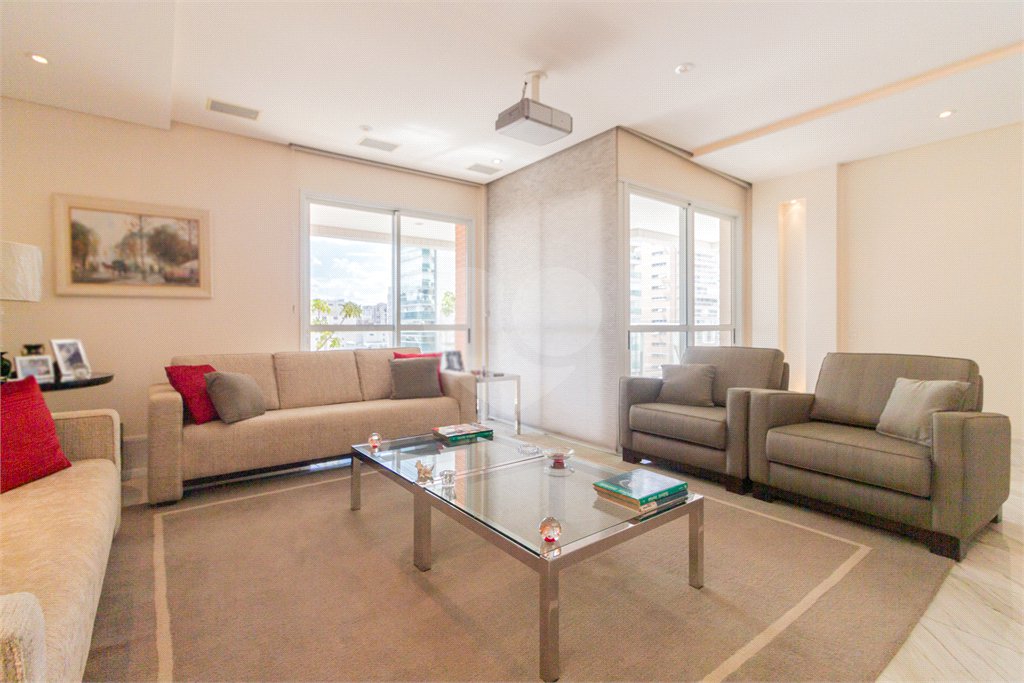 Apartamento à venda com 4 quartos, sendo 3 suítes,  em Indianópolis, São Paulo, SP