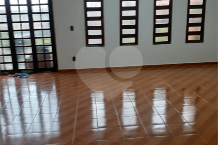 Casa à venda com 3 quartos, sendo 2 suítes, em Parada Inglesa, São Paulo, SP