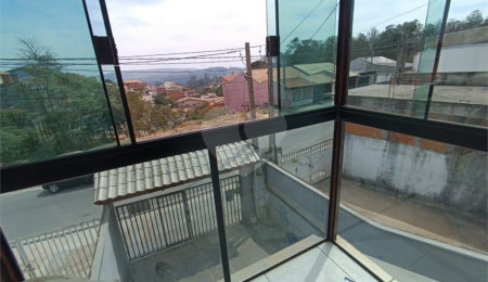 Casa à venda com 2 quartos, sendo 1 suíte,  em Reneville, Mairinque, SP