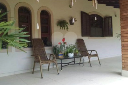 Casa à venda com 4 quartos, sendo 2 suítes, no condomínio Vinhas da Vista Alegre - Lado Sede, Vinhedo - SP