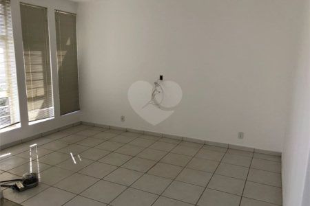 Casa à venda com 4 quartos, sendo 1 suíte,  em Vila Maria, Itapetininga, SP