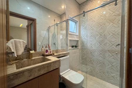 Casa à venda com 4 quartos, sendo 1 suíte,  no condomínio Condomíno Helena Maria, Sorocaba - SP