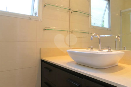 Apartamento à venda com 3 quartos, sendo 1 suíte,  em Vila Uberabinha, São Paulo, SP