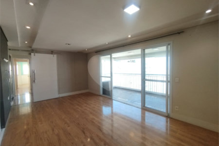 Apartamento à venda com 3 quartos, sendo 1 suíte,  no Centro, São Bernardo do Campo, SP