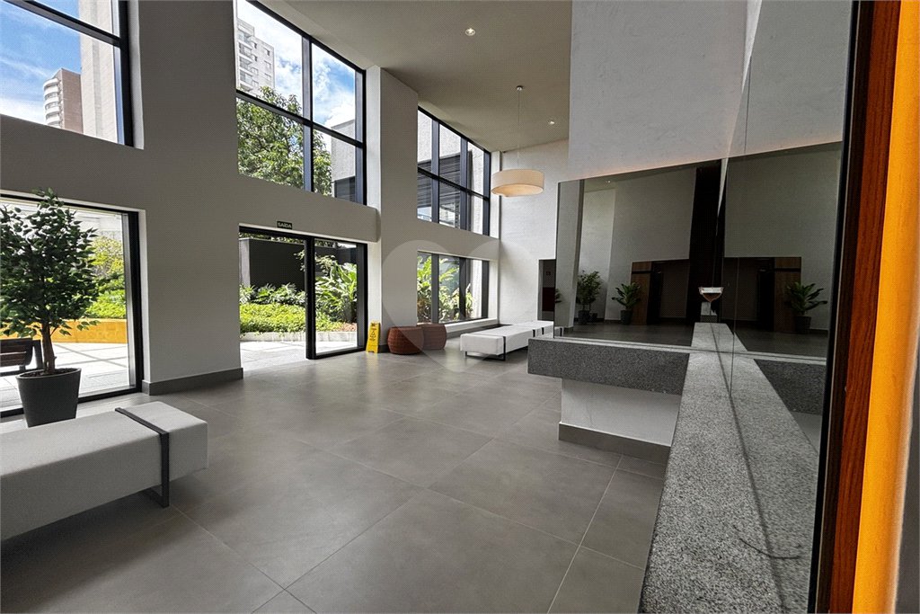 Apartamento à venda com 3 suítes em Vila Romana, São Paulo, SP