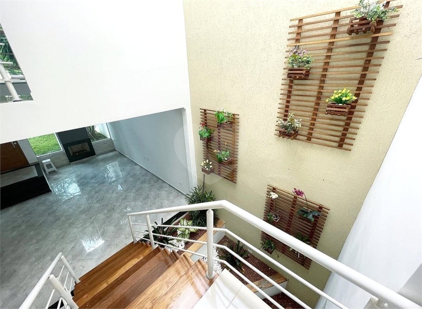 Sobrado à venda com 4 suítes em Vila Oliveira, Mogi das Cruzes, SP