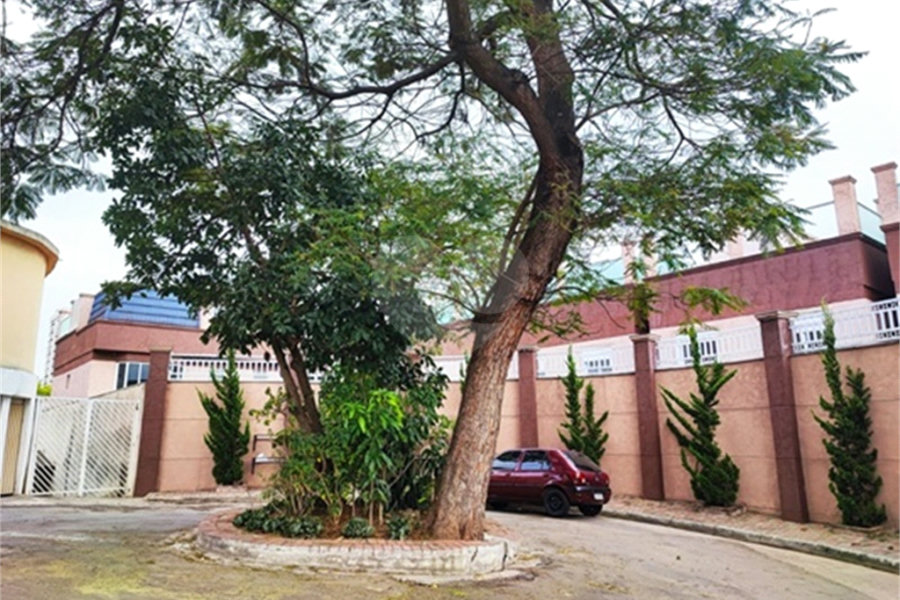 Casa à venda com 3 quartos, sendo 1 suíte,  no condomínio Ouro Verde, Guarulhos - SP