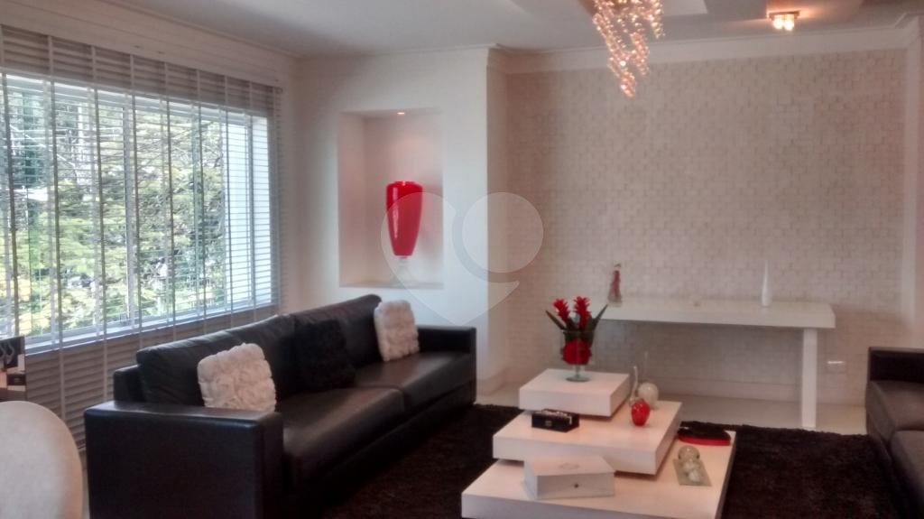 Sobrado à venda com 4 suítes em Tremembé, São Paulo, SP