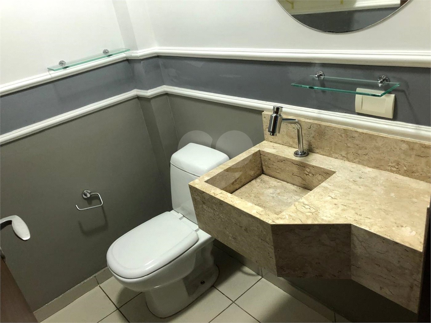 Casa à venda com 3 quartos, sendo 1 suíte, no condomínio Residencial Via Veneto, São Paulo - SP