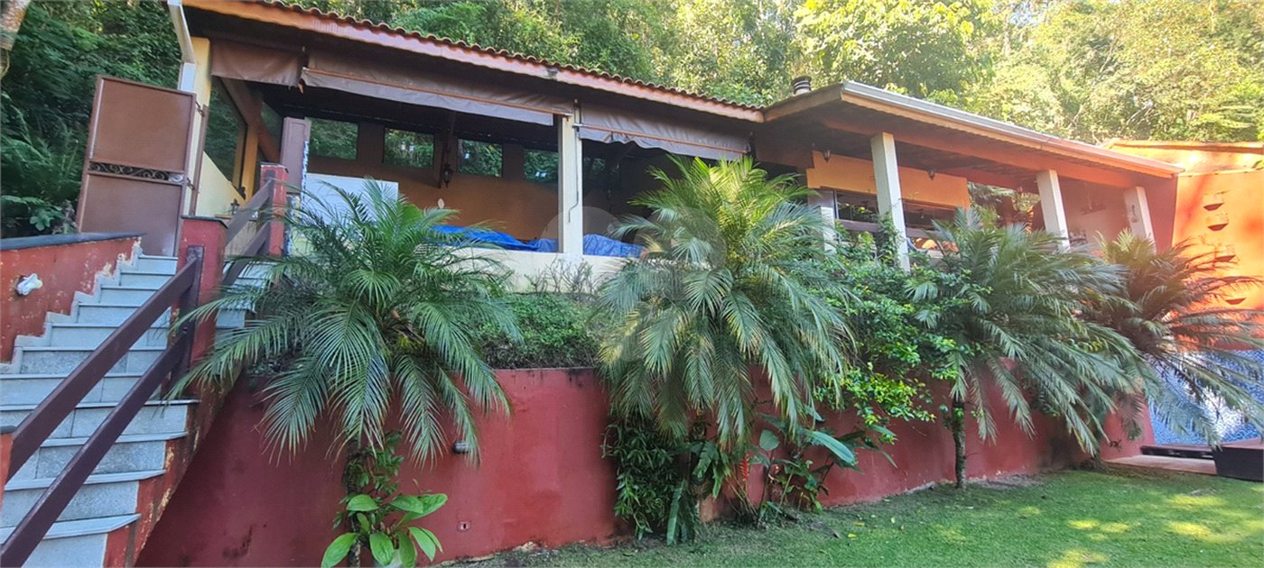 Casa à venda com 3 suítes no condomínio Parque Imperial da Cantareira, Mairiporã - SP