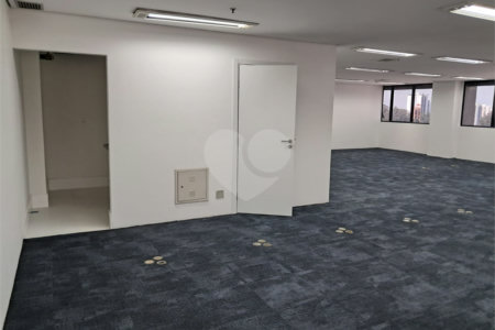 Sala à venda em Alto da Boa Vista, São Paulo, SP