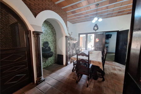 Casa à venda com 3 quartos, sendo 1 suíte, no Centro, Vinhedo, SP